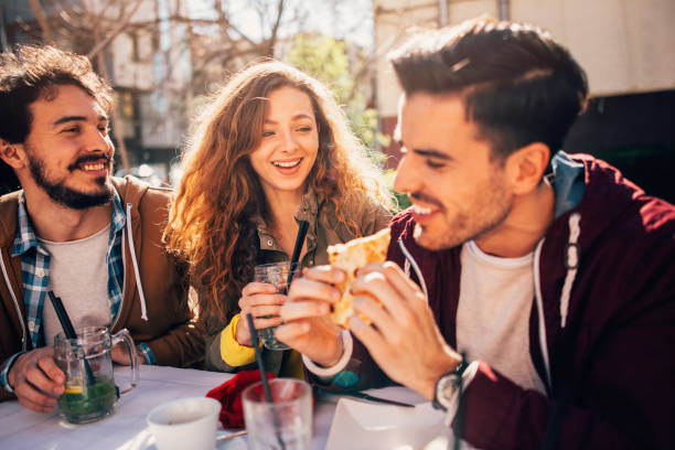 istock Friends at a restaurant 693186842