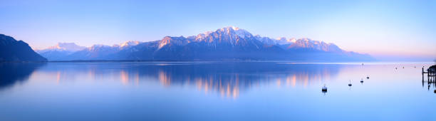 lac léman de montreux panorama - lake geneva photos et images de collection
