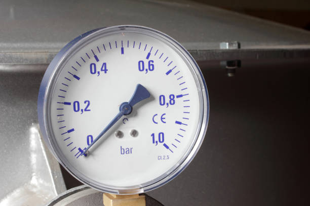 istock industrial high pressure meters 693279134