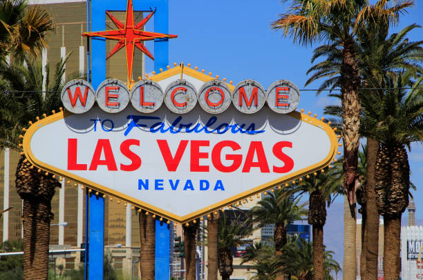 bienvenido al fabuloso cartel de las vegas, nevada - welcome to fabulous las vegas sign las vegas metropolitan area famous place night fotografías e imágenes de stock