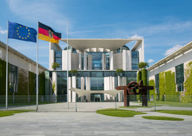 the german chancellery building in berlin - chancellery imagens e fotografias de stock
