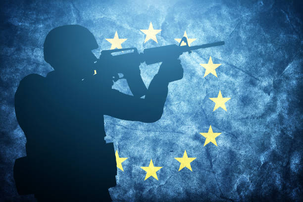 żołnierz na grunge flagi unii europejskiej. armia, wojsko europy - rifle range zdjęcia i obrazy z banku zdjęć
