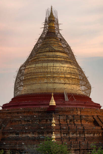 пагода дхаммаязика в нью-багане, мьянма - dhammayazika стоковые фото и изображения