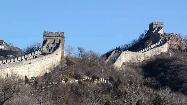 great wall of china badaling section at beijing china east asia - yanqing county imagens e fotografias de stock