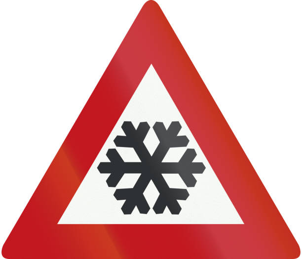 istock Netherlands road sign J36 - Risk of ice or snow 693422172