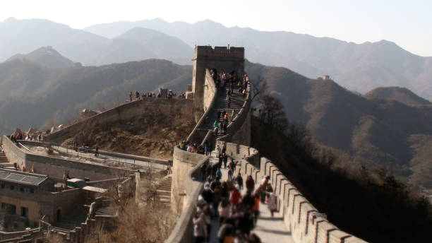 great wall of china badaling section situated in beijing northern china.east asia - yanqing county imagens e fotografias de stock
