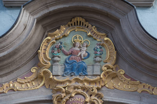 istock statues and church details 693523406