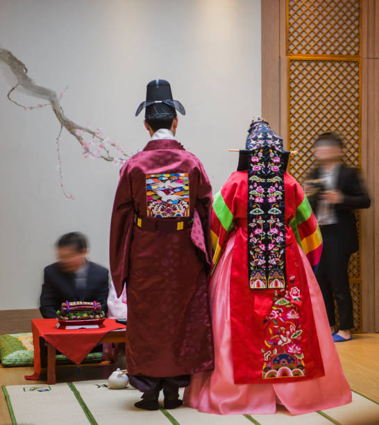 ceremonia de boda tradicional coreana - boda coreana fotografías e imágenes de stock