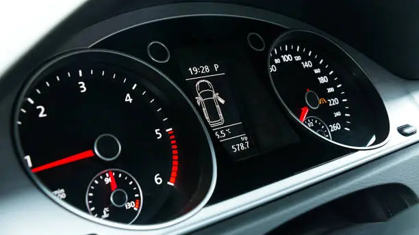 Vehicle Dashboard Speedometer