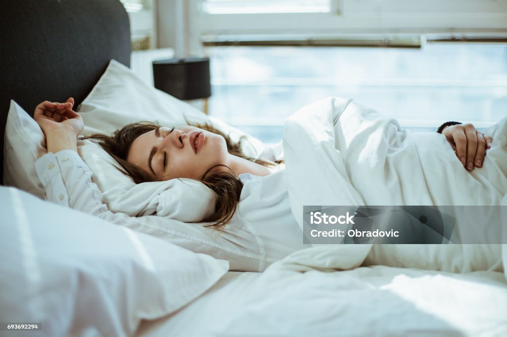 Foto van een vrouw slapen - Royalty-free Slapen Stockfoto