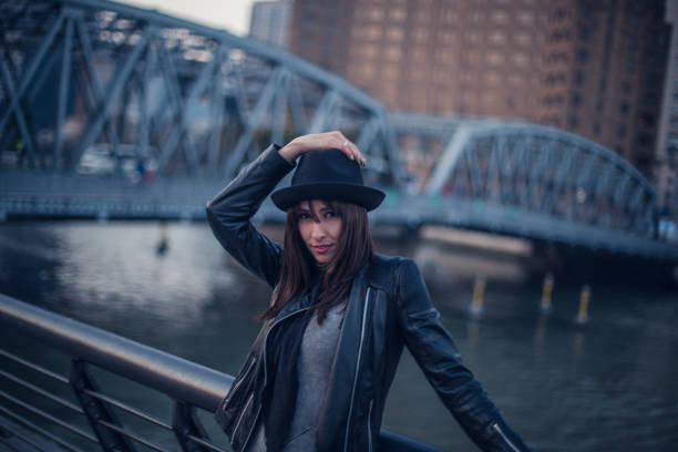 istock Stylish young woman 693693714