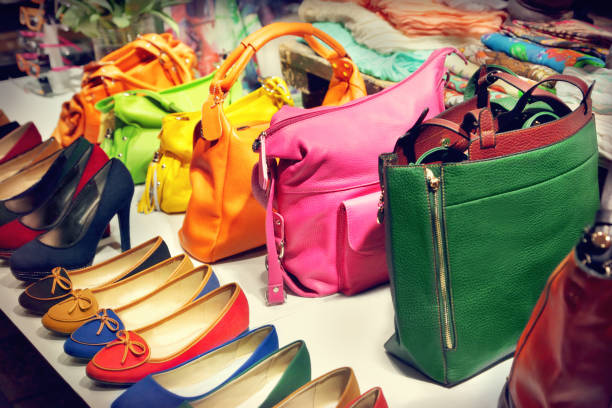 istock Shop window with bags and shoes 693751738