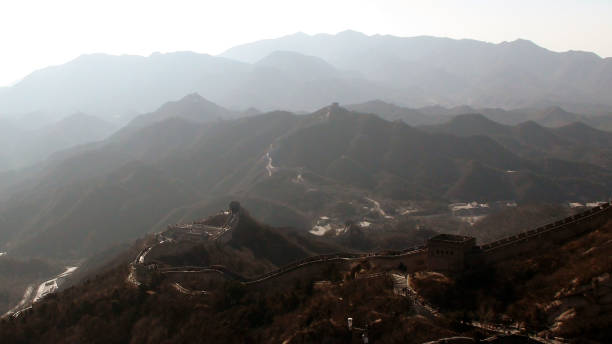 great wall of china badaling section situated in beijing northern china.asia - yanqing county imagens e fotografias de stock