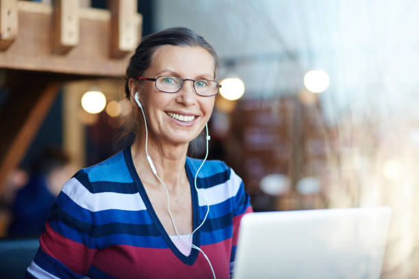 istock Contemporary woman 693798378