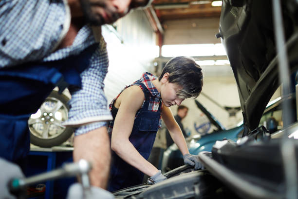 istock Car repair service 693799170