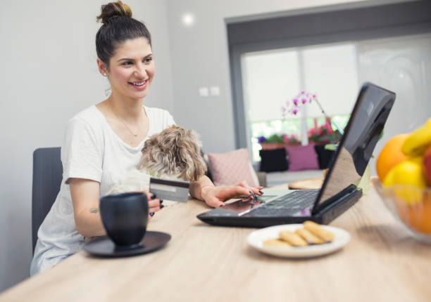 istock Online shopping with best friend 693810338