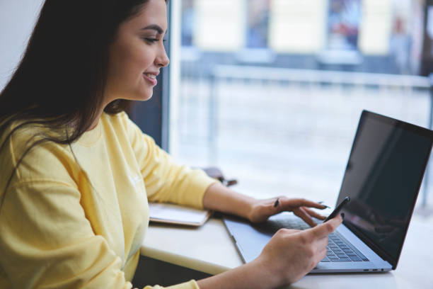 istock Attractive female administrative manager 693823924