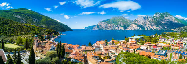 torbole sul garda, lago de garda, itália - trento - fotografias e filmes do acervo