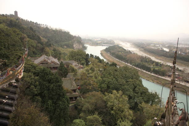 istock Min river and Dujiangyan (都江堰) irrigation system, Sichuan, China 693993204