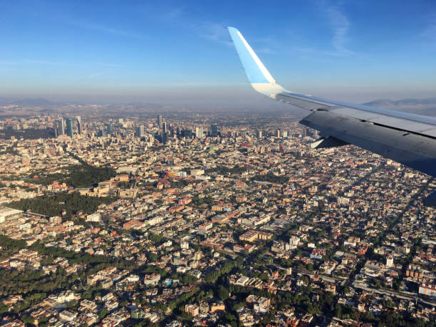 città del messico in centro per l'aria - smog mexico mexico city air pollution foto e immagini stock