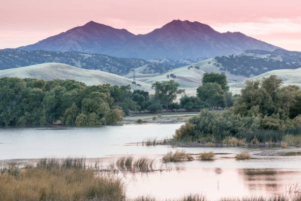 Mount Diablo Sunset from Marsh Creek Reservoir. Brentwood, Contra Costa County, California, USA. contra costa county stock pictures, royalty-free photos & images