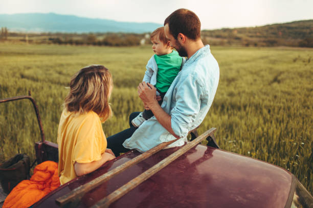 istock Family on the road 694044164