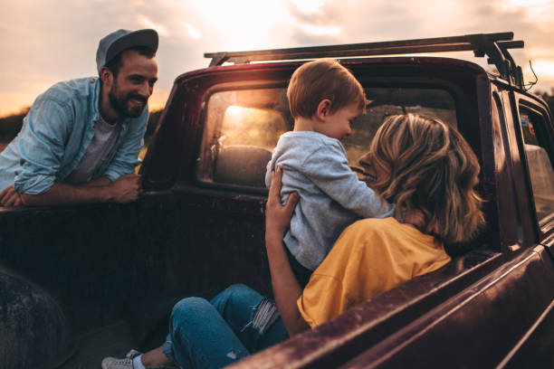 istock Traveller and his family 694044588