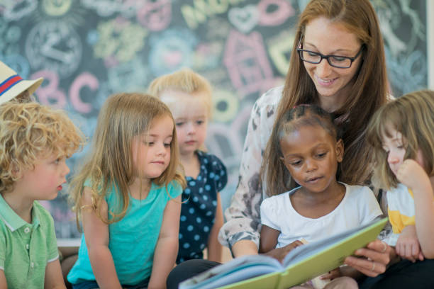 istock Reading to Preschoolers 694141848