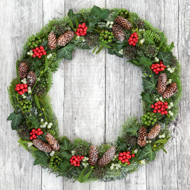 istock Natural Christmas Wreath 694188660