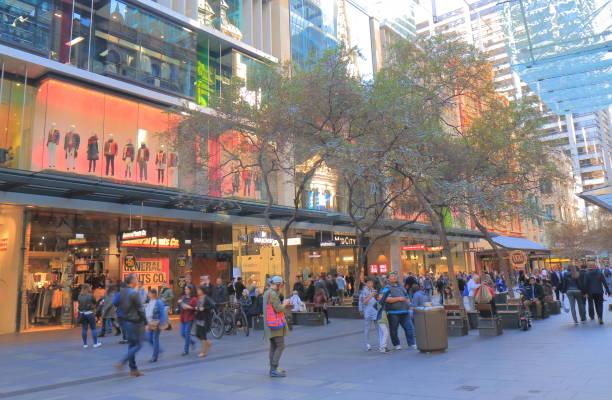 calle de centro comercial pitt street sydney australia - pitt street mall fotografías e imágenes de stock