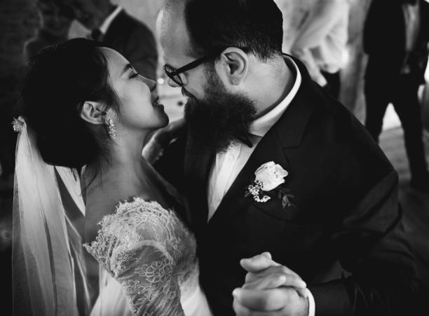 istock Newlywed Couple Dancing Wedding Celebration 694307696