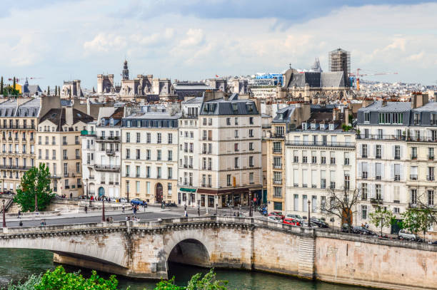 istock Cityscape of Paris 694313750
