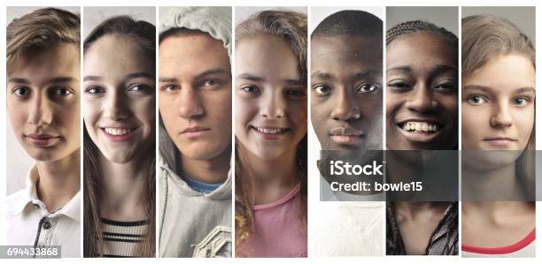 Grupo De Adolescentes Foto de stock y más banco de imágenes de Adolescente - Adolescente, Grupo multiétnico, Adolescencia
