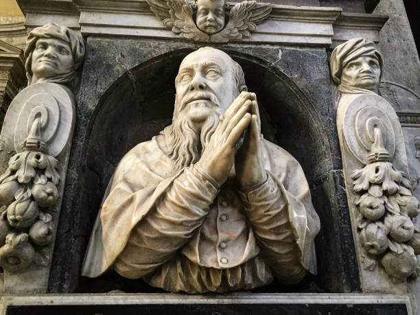 istock Statues in Santa Maria del Populo, Trastevere, Rome 694481050