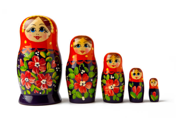 russische puppe - russian nesting doll russia doll matrioska stock-fotos und bilder