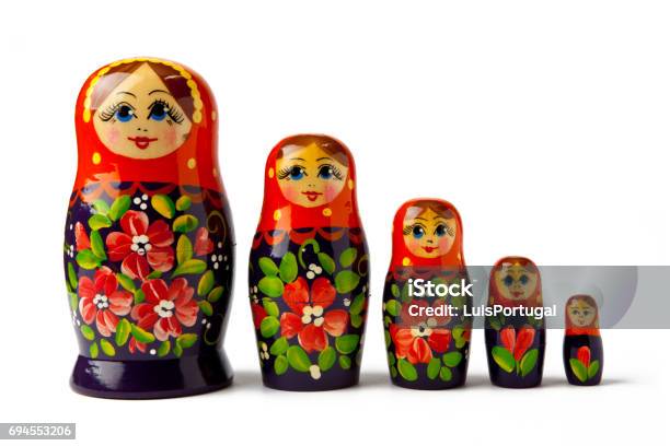 Russische Puppe Stockfoto und mehr Bilder von Russische Puppe - Russische Puppe, Puppe, Weißer Hintergrund