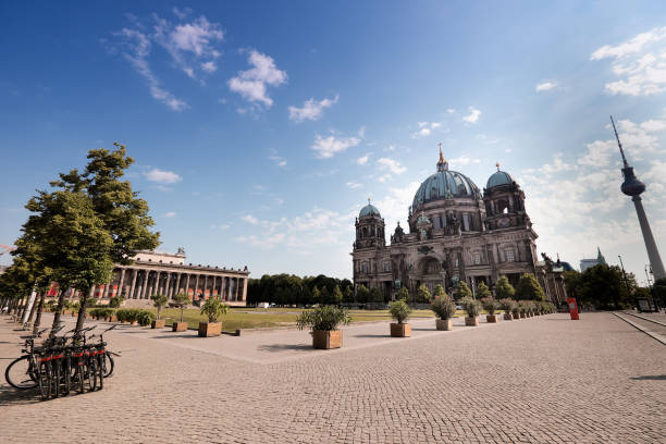 베를린 돔, altes 박물관, 베를린 fernsehturm - panoramic gothic style berlin cathedral berlin germany 뉴스 사진 이미지