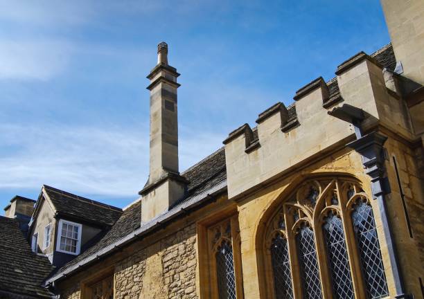 istock Architectural DetaIl : Historical Building In Oxford University 694634038