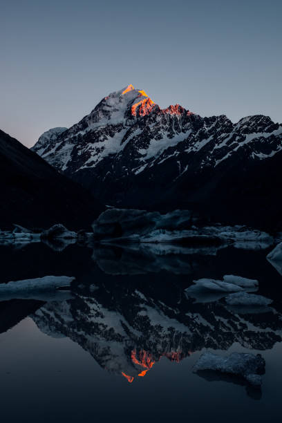 istock Mount Cook New Zealand Sunrise 694679778
