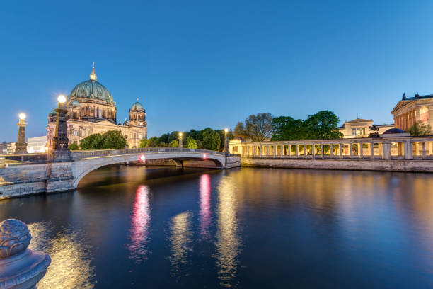 istock The Berlin Cathedral at dusk 694722846
