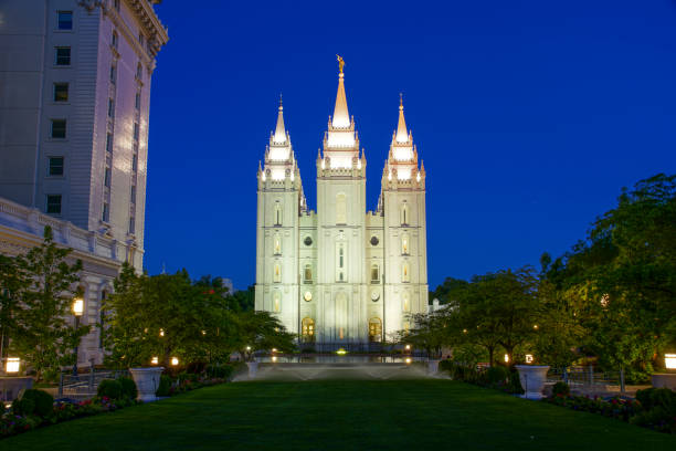 istock Mormon Temple in Downtown Salt Lake City 694835816