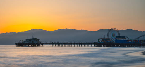 santa monica pier - santa monica pier beach panoramic santa monica imagens e fotografias de stock