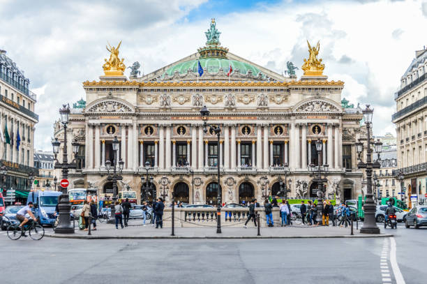 arquitetura majestosa do palais garnier - opera garnier - fotografias e filmes do acervo