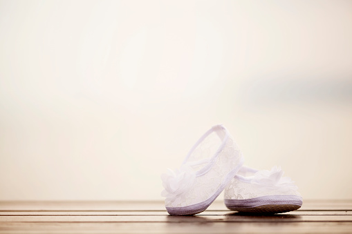 귀여운 아기 여자 스 니 커 즈 Bokeh 배경에 가까이 걷기에 대한 스톡 사진 및 기타 이미지 - 걷기, 귀여운, 두 물체 ... 귀여운 아기 여자 스 니 커 즈 Bokeh 배경에 가까이 걷기에 대한 스톡 사진 및 기타 이미지 - 걷기, 귀여운, 두 물체 ...