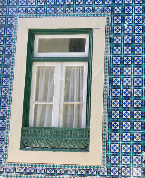 istock The streets of Alfama 694944092