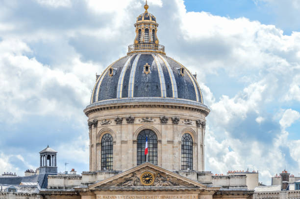 architektura paryża - art nouveau door paris france luxury zdjęcia i obrazy z banku zdjęć