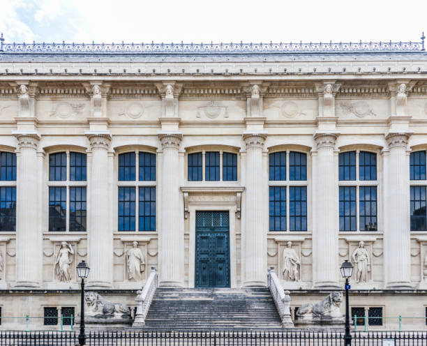 architektura paryża - art nouveau door paris france luxury zdjęcia i obrazy z banku zdjęć