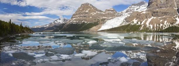 istock Berg Lake Mount Robson Canadian Rockies 694968584