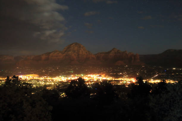 istock Nightscape in Sedona 695058386