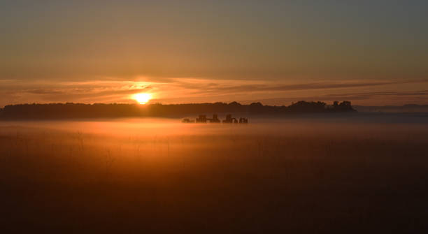 istock Sunrise at Stonehenge 695101524